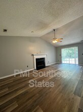 100 Clear Lake Dr in Simpsonville, SC - Building Photo - Building Photo