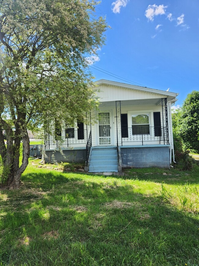 2511 Watauga Rd in Johnson City, TN - Building Photo - Building Photo
