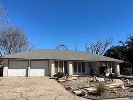 2206 Kenbridge Dr in Austin, TX - Building Photo