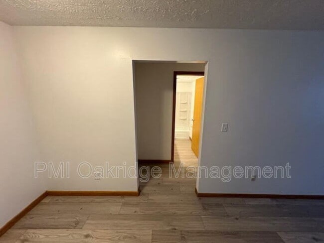 1112 W Main St in Troy, OH - Foto de edificio - Building Photo