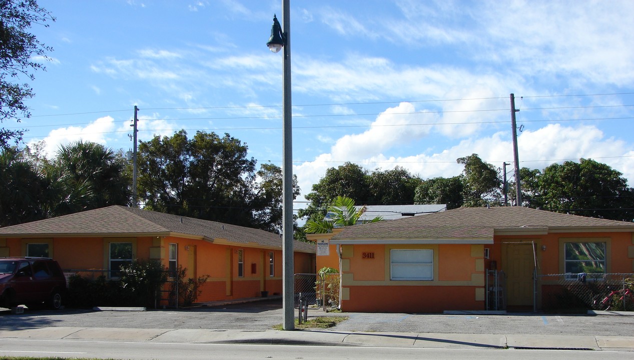 3411 Broadway in West Palm Beach, FL - Building Photo