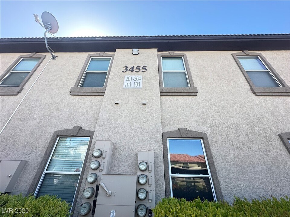 3455 Cactus Shadow St in Las Vegas, NV - Building Photo