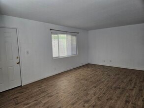 45442-45412 12 St E in Lancaster, CA - Building Photo - Building Photo