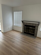 425 Mission Blvd in Santa Rosa, CA - Foto de edificio - Building Photo