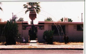 La Clarita Apartments in Tucson, AZ - Building Photo - Building Photo