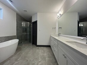 4441 Whitney Oak Ln in Houston, TX - Building Photo - Building Photo