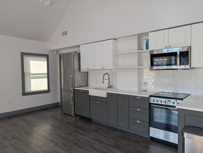 141 Main St in Westport, CT - Building Photo - Building Photo