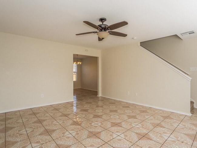 2106 Falling Oaks Rd in Houston, TX - Building Photo - Building Photo