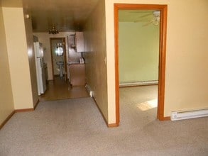 868 S 74th St in West Allis, WI - Foto de edificio - Building Photo