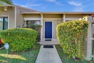 11154 NW 37th St in Sunrise, FL - Building Photo - Building Photo