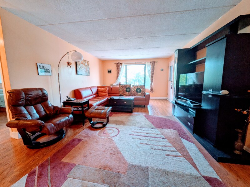 1550 Worcester Rd in Framingham, MA - Building Photo
