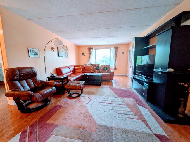 property at 1550 Worcester Rd