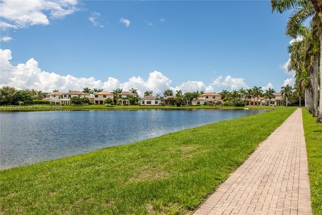 3700 NW 84th Way in Pembroke Pines, FL - Building Photo - Building Photo