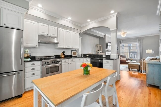 property at 10 S Sydney St