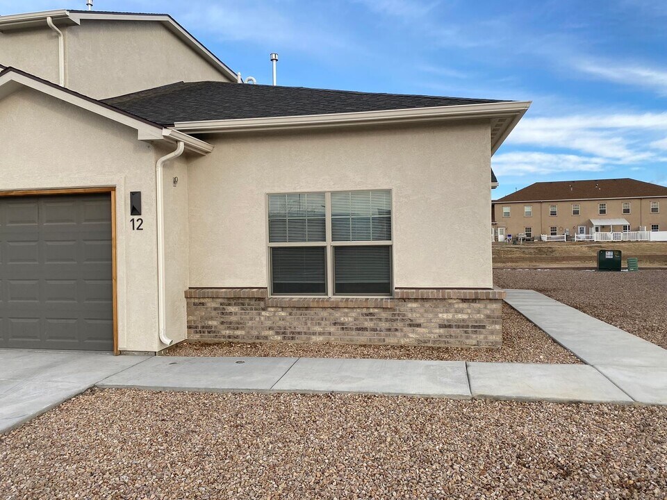 2472 Flat Top Ln in Grand Junction, CO - Building Photo
