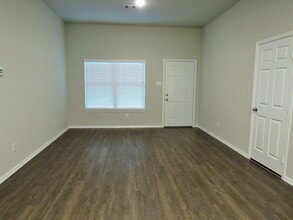 1009 Platte River Dr in Montgomery, TX - Foto de edificio - Building Photo