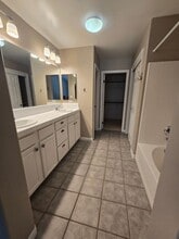 11312 Sand Bridge Ct in Bakersfield, CA - Building Photo - Building Photo