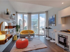 East 44th Street, Unit 35G in New York, NY - Building Photo