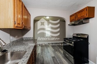 242 E Park Blvd in Akron, OH - Building Photo - Building Photo