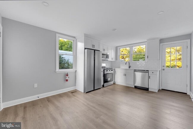 15 N Main St in Pennington, NJ - Building Photo - Building Photo