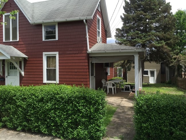 245 Green St in Morgantown, WV - Foto de edificio - Building Photo