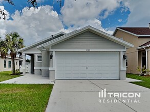 10123 41st Ct E in Parrish, FL - Building Photo - Building Photo