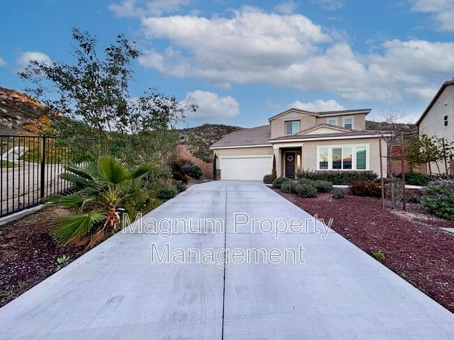 30411 Ridgecrest Rd in Winchester, CA - Building Photo - Building Photo