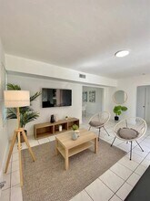 951 SW 11th St in Miami, FL - Building Photo - Building Photo