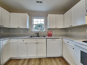 1303 Braveheart Ln in Charlotte, NC - Foto de edificio - Building Photo