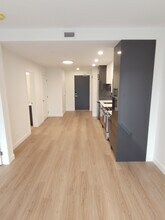 1380 Pridham Ave in Kelowna, BC - Building Photo - Building Photo