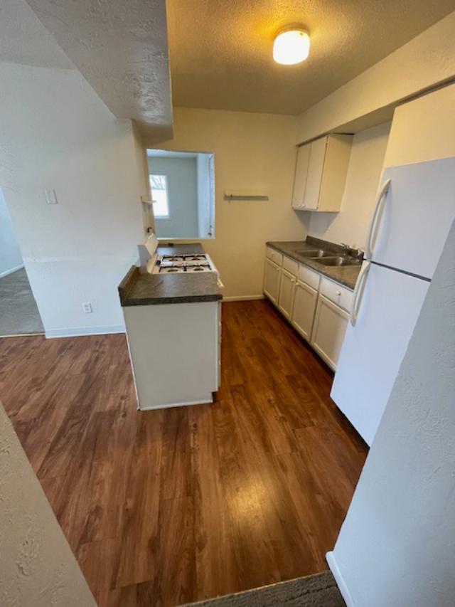 2136 Belmont Ln, Unit B