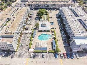 329 SE 3rd St, Unit 502S in Hallandale Beach, FL - Building Photo