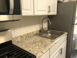 500 Alma Terrace in Teaneck, NJ - Building Photo - Building Photo