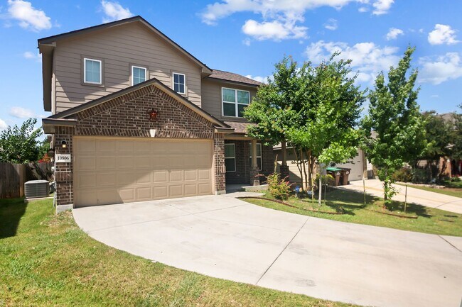 10806 Foals Range in San Antonio, TX - Building Photo - Building Photo