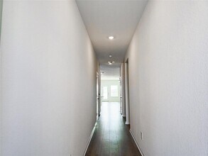 136 Holmby Dr in Hutto, TX - Building Photo - Building Photo