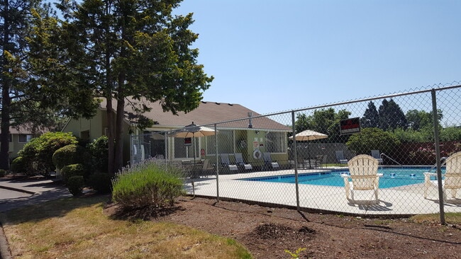 Fountain Villa in Eugene, OR - Building Photo - Building Photo