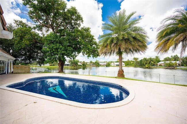 9881 SW 1st Ct in Plantation, FL - Building Photo - Building Photo