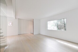 180 Belsize Dr in Toronto, ON - Building Photo - Building Photo