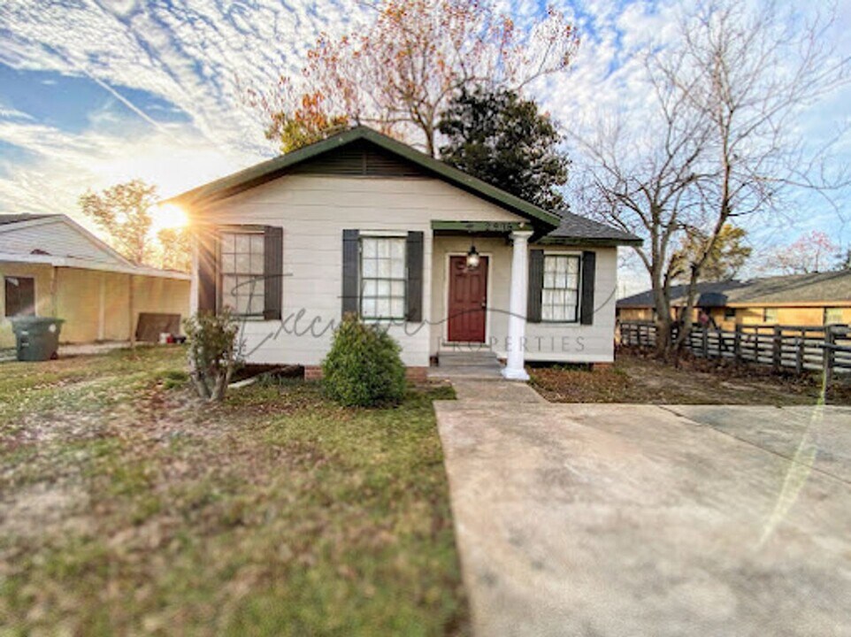 2906 Warren Ave in Lake Charles, LA - Building Photo