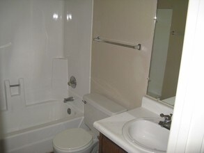 2814 E Le Marche Ave-Unit -102 in Phoenix, AZ - Building Photo - Building Photo