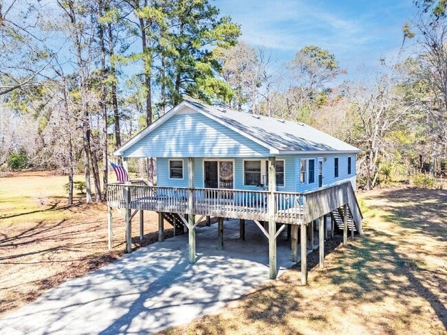 111 Arnold Dr in Powells Point, NC - Building Photo - Building Photo