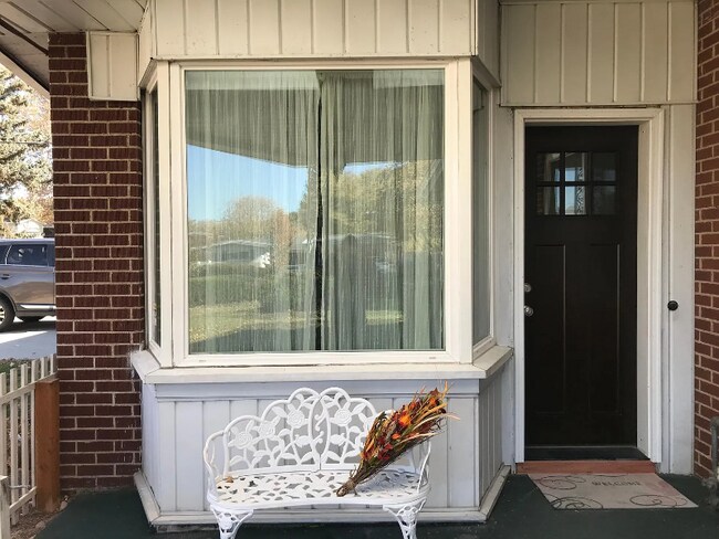 4001 S 1400 E in Millcreek, UT - Foto de edificio - Building Photo