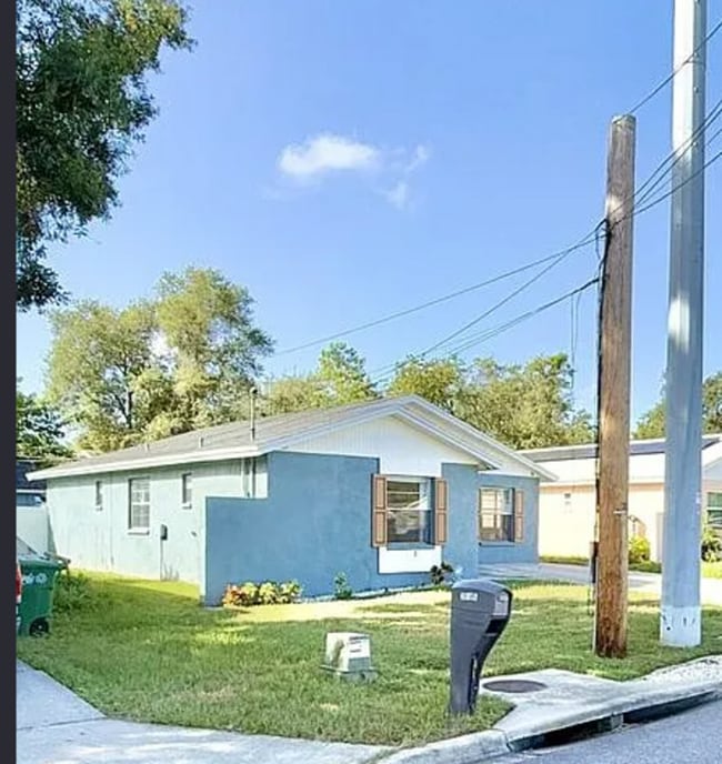 property at 2917 E Yukon St
