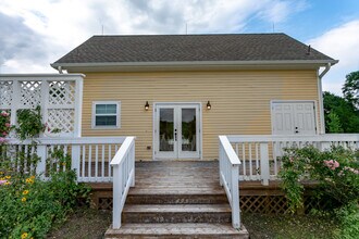 404 N Meyersville Rd in Brenham, TX - Building Photo - Building Photo