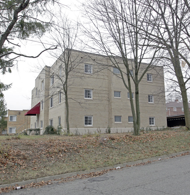 2259 Emerson Ave in Dayton, OH - Foto de edificio - Building Photo