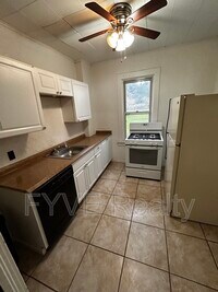 1032 Oakmont Ave photo'