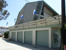 17050 W Sunset Blvd in Pacific Palisades, CA - Building Photo