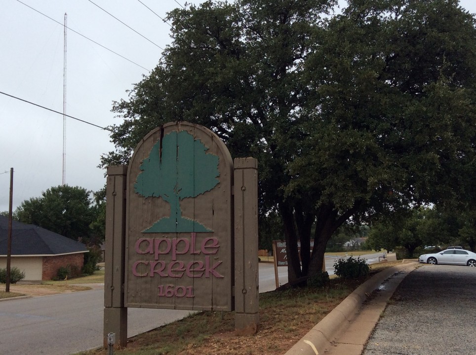 Applecreek Apartments in Sweetwater, TX - Building Photo