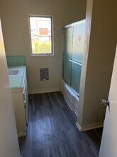 602 N Manhattan Pl, Unit 2 in Los Angeles, CA - Building Photo - Building Photo