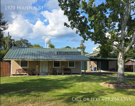 property at 1920 Houston St